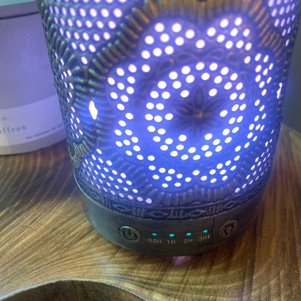 Essential Oil Diffuser - Picture 2 of 5